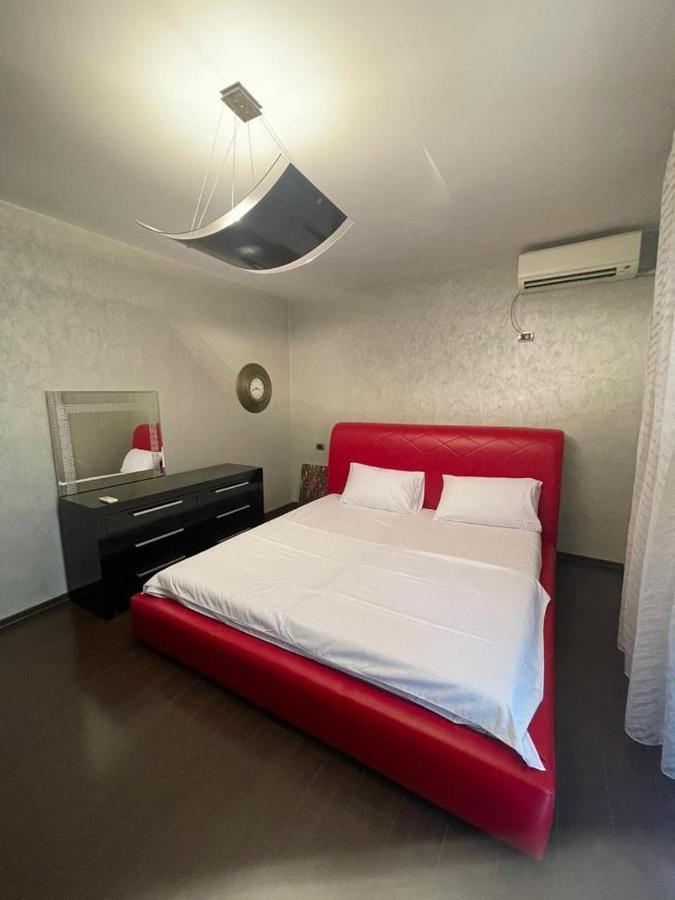 Luxury Apartment City Centre Тирана Екстериор снимка