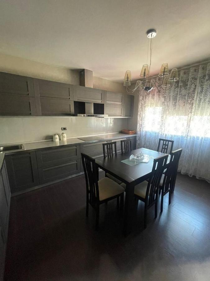 Luxury Apartment City Centre Тирана Екстериор снимка