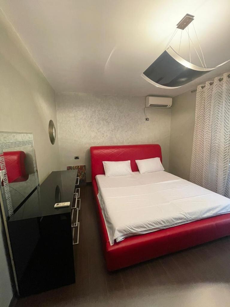 Luxury Apartment City Centre Тирана Екстериор снимка