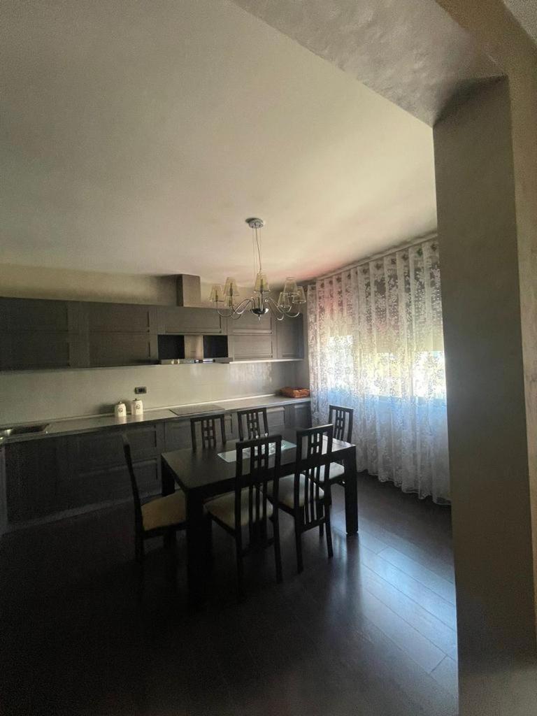 Luxury Apartment City Centre Тирана Екстериор снимка